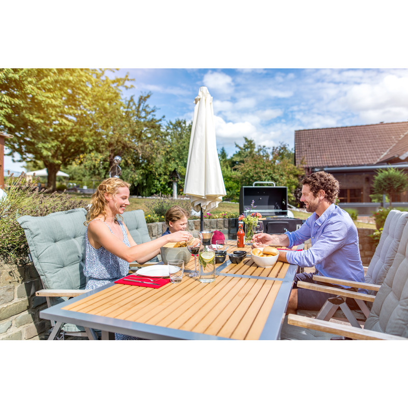 imb-0420-01-essen-terrasse-20240228020001_70b872929cd9dd37