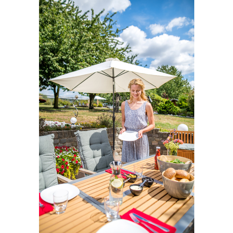 imb-0420-01-mutter-esstisch-20250606020002_8e70f71de82271a6