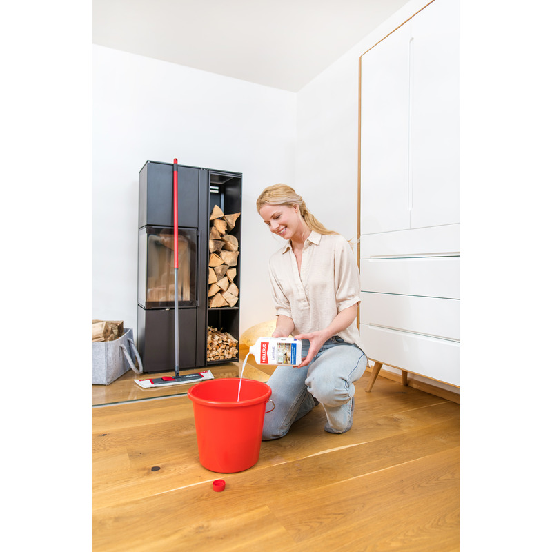 aab-4004666010409-vn1-01-05-de-laminat-reiniger-und-pflege-1-0-l-20250616105045-307365_d7150284b7030d44